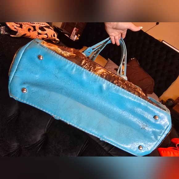 Teal blue and camo purse - Picture 2 of 6
